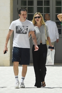 Nicola Peltz Beckham feet photo thumbnail