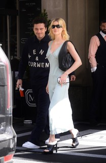 Nicola Peltz Beckham feet photo thumbnail