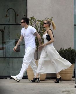 Nicola Peltz Beckham feet photo thumbnail