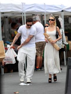 Nicola Peltz Beckham feet photo thumbnail