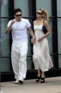 Nicola Peltz Beckham feet photo thumbnail