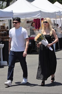 Nicola Peltz Beckham feet photo thumbnail