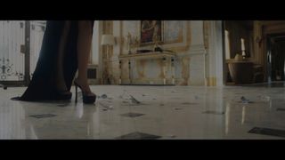 Nicola Peltz Beckham feet photo 7