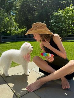 Nicola Peltz Beckham feet photo 3