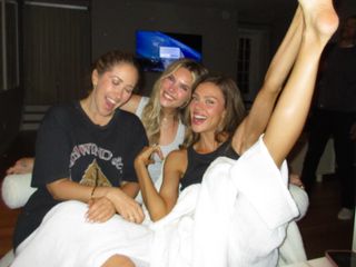 Nicola Peltz Beckham feet photo 5