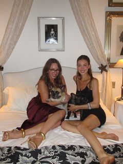 Nicola Peltz Beckham feet photo 7