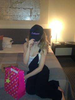 Nicola Roberts feet photo thumbnail