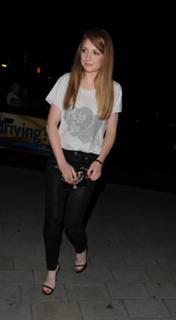 Nicola Roberts feet photo thumbnail