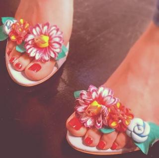 Nicola Roberts feet photo thumbnail