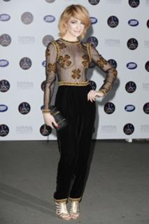 Nicola Roberts feet photo thumbnail