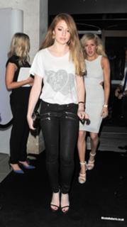 Nicola Roberts feet photo thumbnail