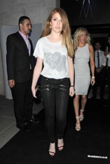 Nicola Roberts feet photo thumbnail
