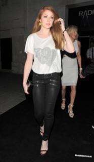 Nicola Roberts feet photo thumbnail