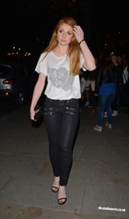 Nicola Roberts feet photo thumbnail