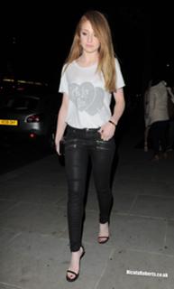 Nicola Roberts feet photo thumbnail