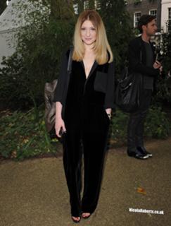 Nicola Roberts feet photo thumbnail