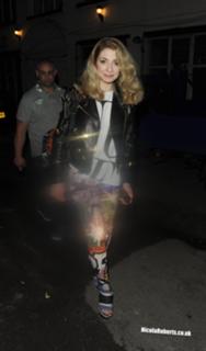 Nicola Roberts feet photo thumbnail