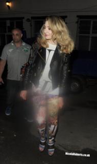 Nicola Roberts feet photo thumbnail