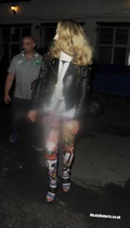 Nicola Roberts feet photo thumbnail