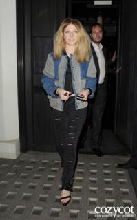 Nicola Roberts feet photo thumbnail