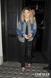 Nicola Roberts feet photo thumbnail