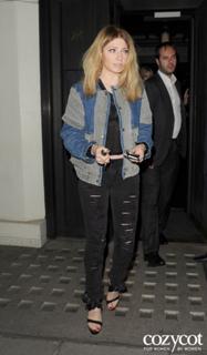 Nicola Roberts feet photo thumbnail