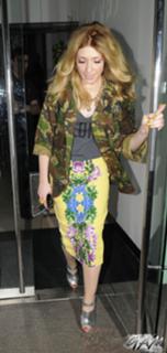 Nicola Roberts feet photo thumbnail