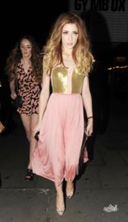 Nicola Roberts feet photo thumbnail