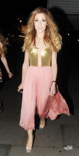 Nicola Roberts feet photo thumbnail