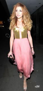 Nicola Roberts feet photo thumbnail