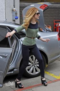 Nicola Roberts feet photo thumbnail