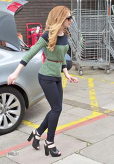 Nicola Roberts feet photo thumbnail