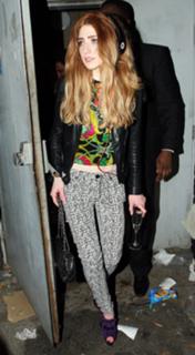 Nicola Roberts feet photo thumbnail