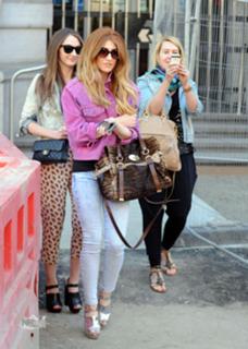 Nicola Roberts feet photo thumbnail