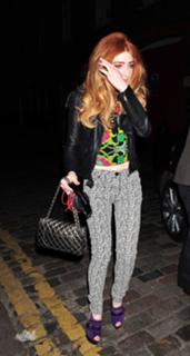 Nicola Roberts feet photo thumbnail