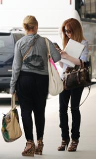 Nicola Roberts feet photo thumbnail