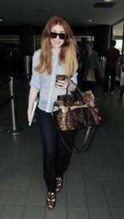 Nicola Roberts feet photo thumbnail