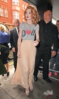 Nicola Roberts feet photo thumbnail