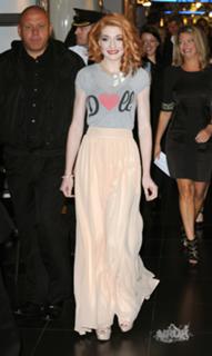 Nicola Roberts feet photo thumbnail