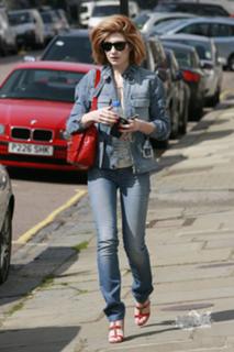 Nicola Roberts feet photo thumbnail