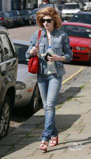 Nicola Roberts feet photo thumbnail
