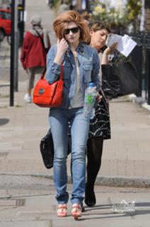 Nicola Roberts feet photo thumbnail