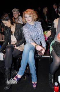 Nicola Roberts feet photo thumbnail