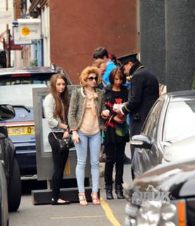 Nicola Roberts feet photo thumbnail