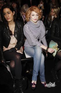 Nicola Roberts feet photo thumbnail