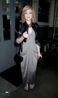 Nicola Roberts feet photo thumbnail