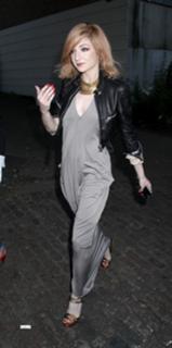 Nicola Roberts feet photo thumbnail