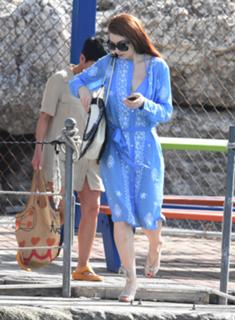 Nicola Roberts feet photo thumbnail