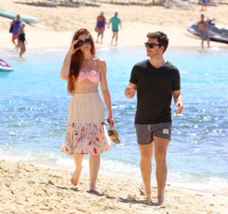 Nicola Roberts feet photo thumbnail