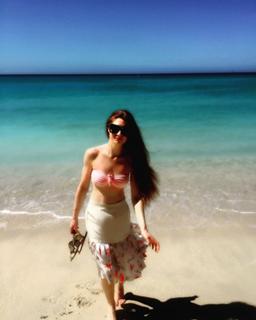 Nicola Roberts feet photo thumbnail